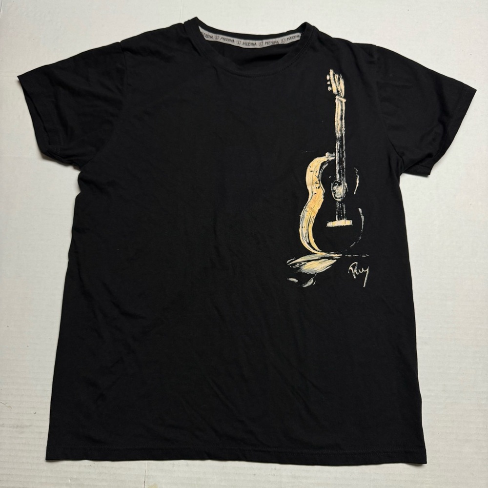 Unisex Aretesanias Medina Flamenco Guitar T-shirt In Black Size: US-12, UK-Large